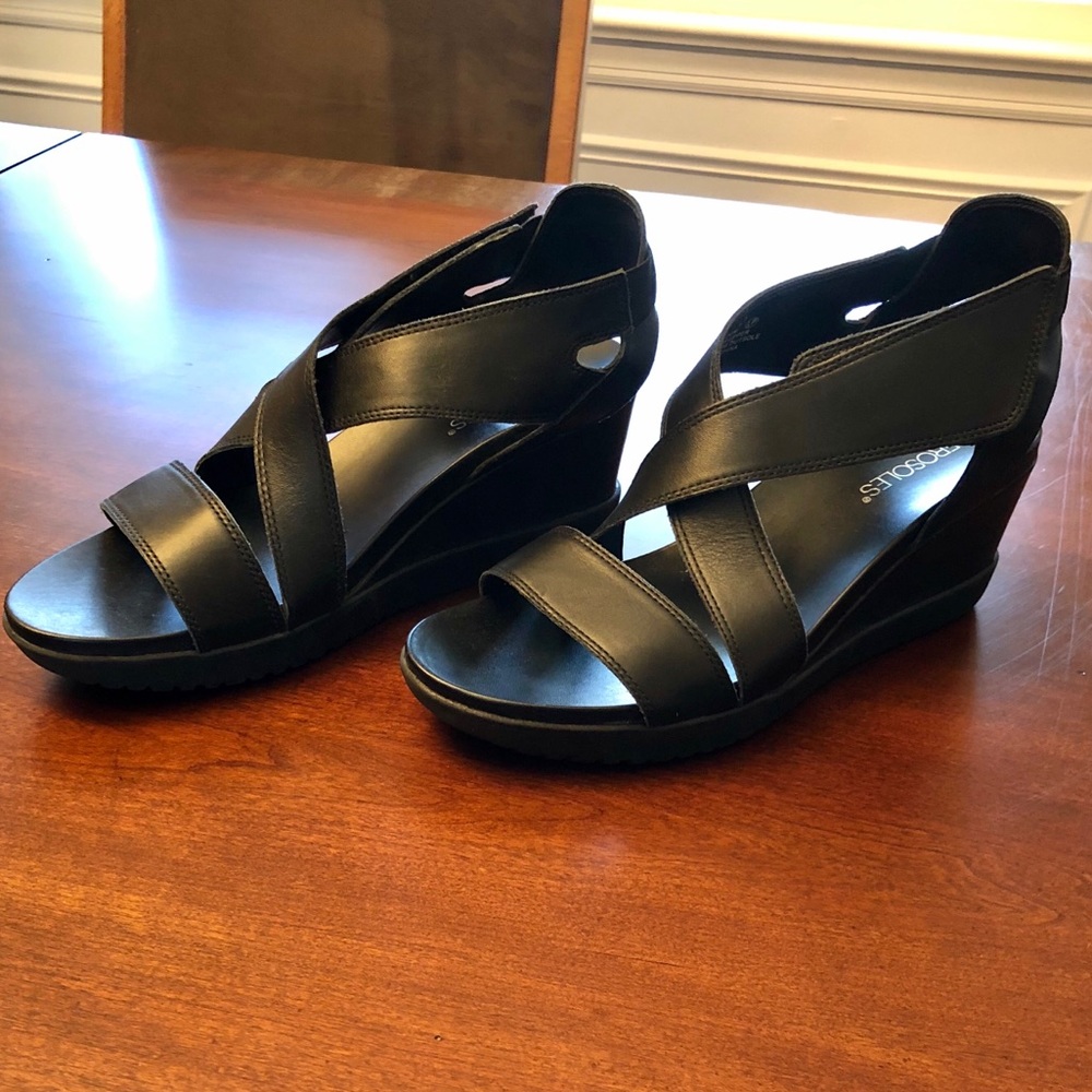 Aerosoles Bloom Black wedge sandal size 9